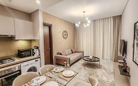 Stay By Latinem Luxury 2Br Holiday Home Cvr A208 Near Burj Khalifa